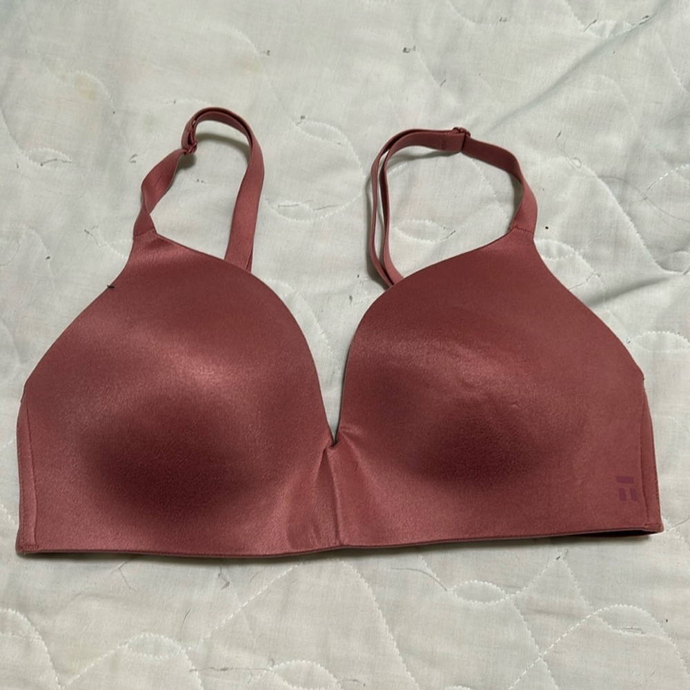 Tommy John Second Skin Lightly Lined wireless Bra as 32D like new